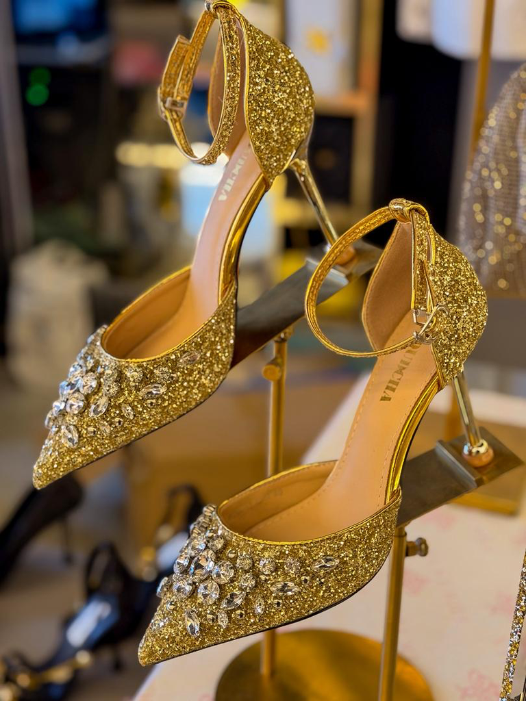 Fidudcha Crystal Pumps (36, gold)