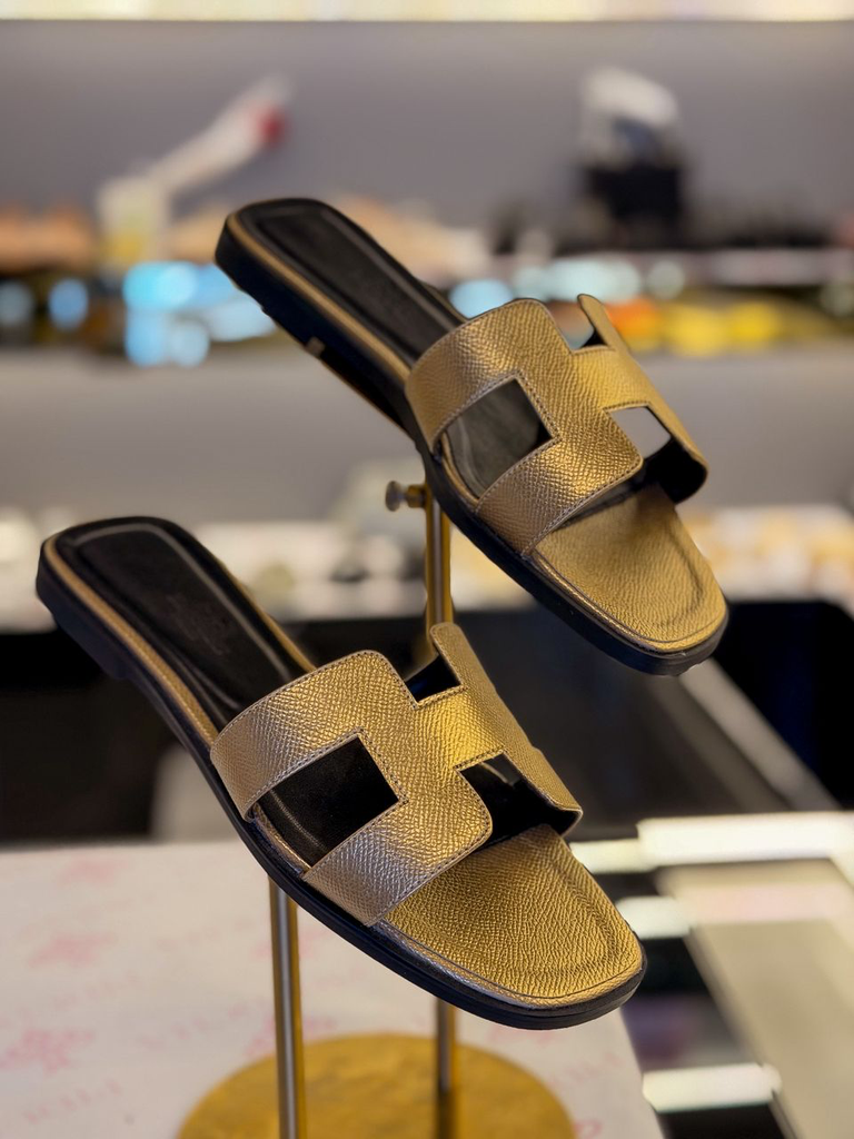 Hermès Oran H Leather Slipper (36, gold)